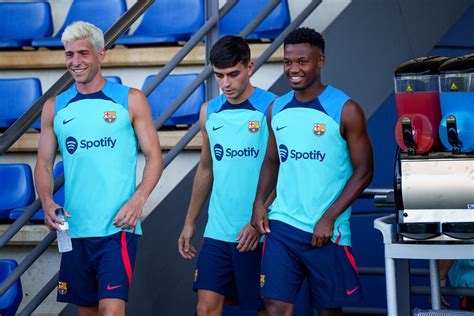 FC Barcelona presents new 2022/23 training kits.